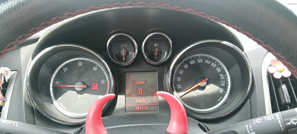 Opel Astra j 2011