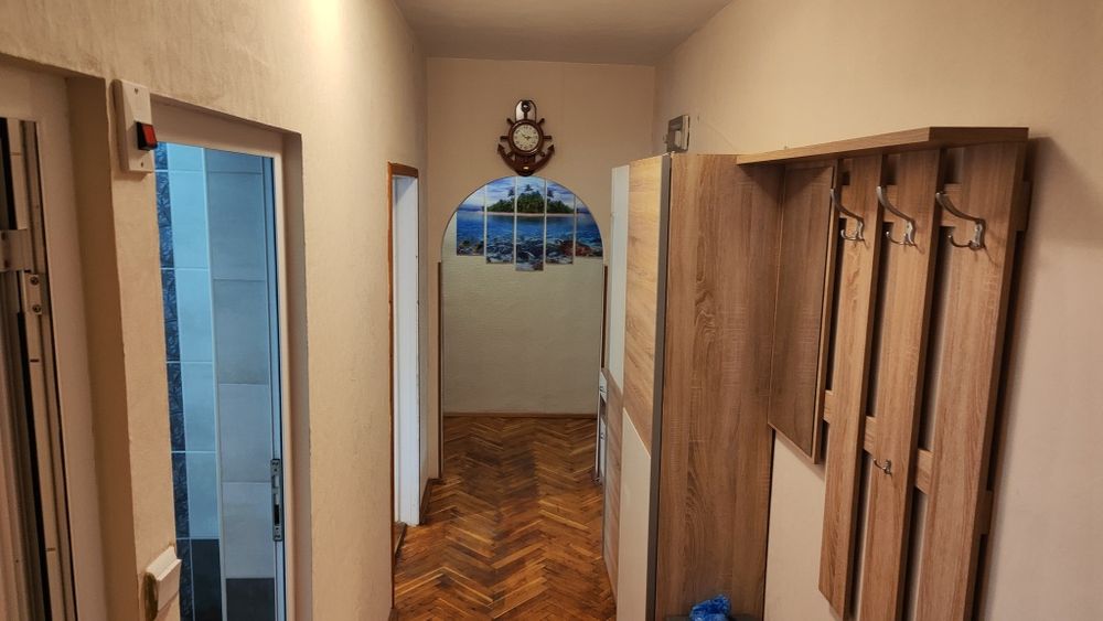 Дава се под наем Тристаен апартамент в Варна, ХЕИ - 86 кв.м за 578.34 € - Снимка #1