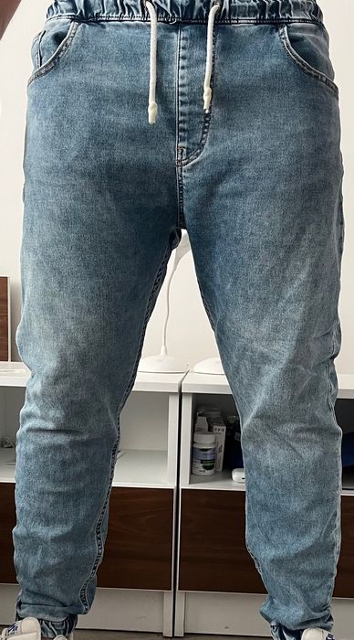 Blugi Bershka albastri JOGGER