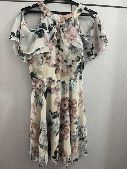 Дамска рокля в шарен десен