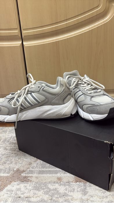 Кроссовки Адидас