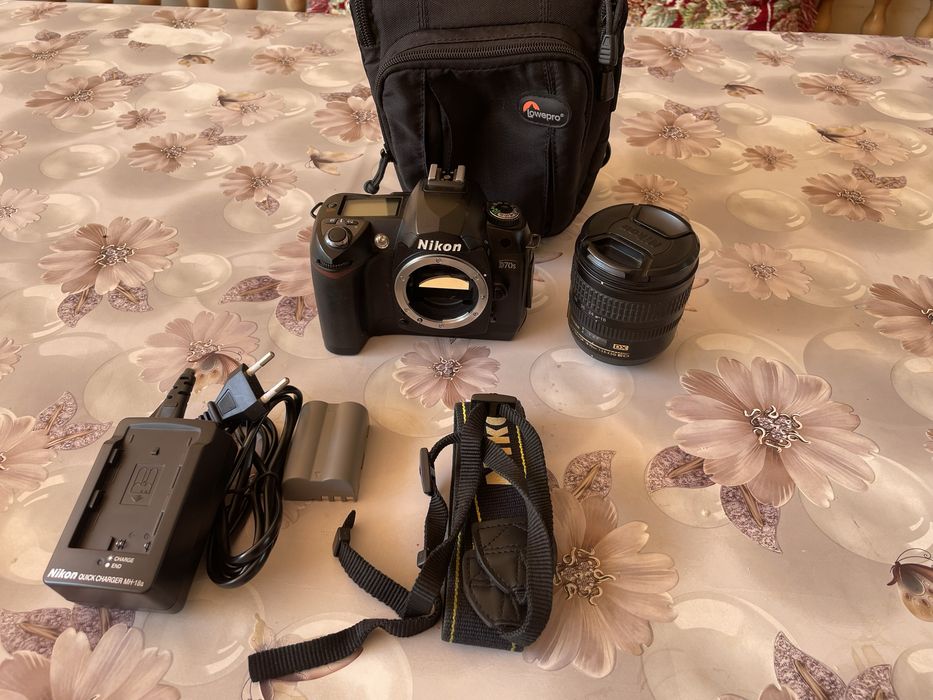 Fotoaparat NIKON D70s