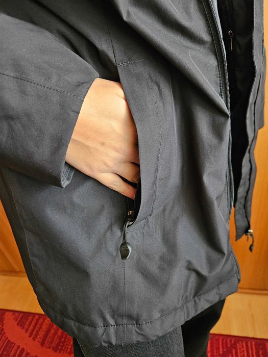 Geaca sport anti vant si ploaie