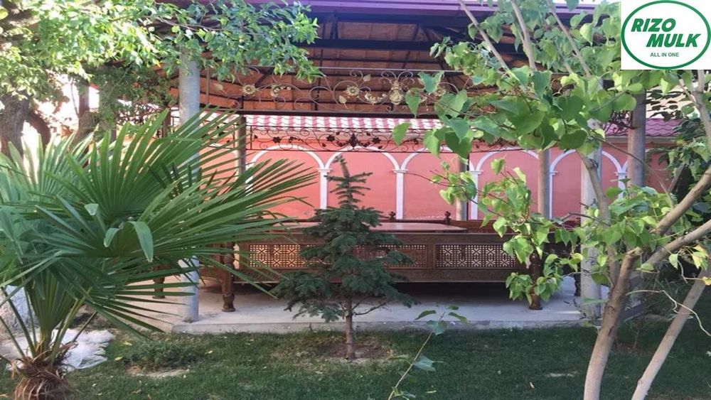 Назарбек Харакатда файзли ховли сотилади. NR494/171