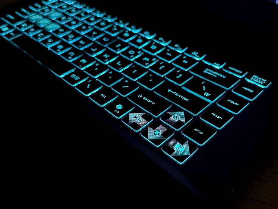 DDR5 MSI I5 13-Avloddan kuchli RTX videokartali igrovoy noutbook