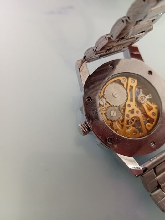 Руски ръчен механичен часовник .