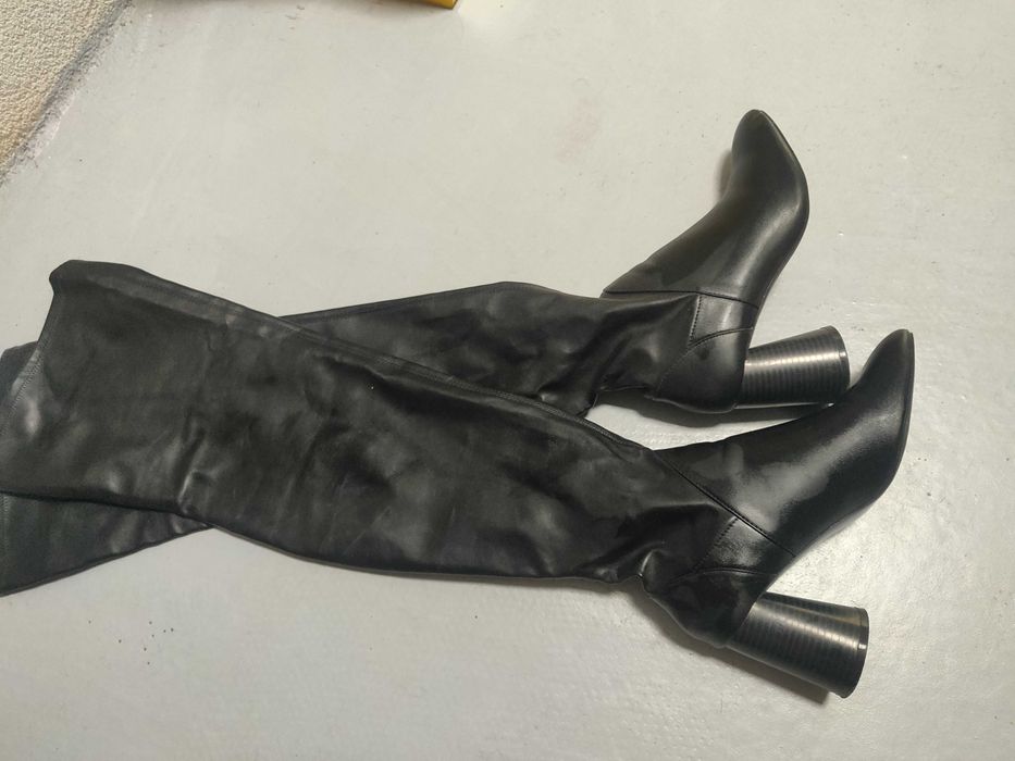 Боти ,ботуши над коляното Зара