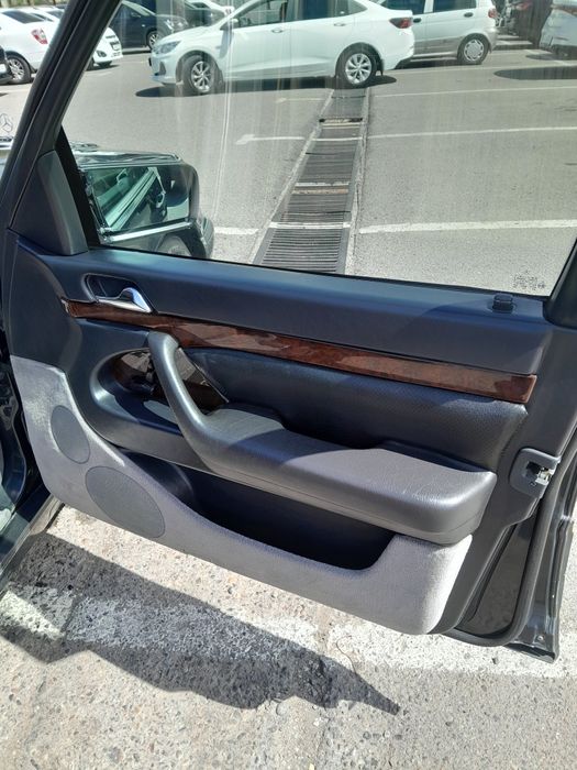 Сотувда Мерседес Бенз W 140 S 320.