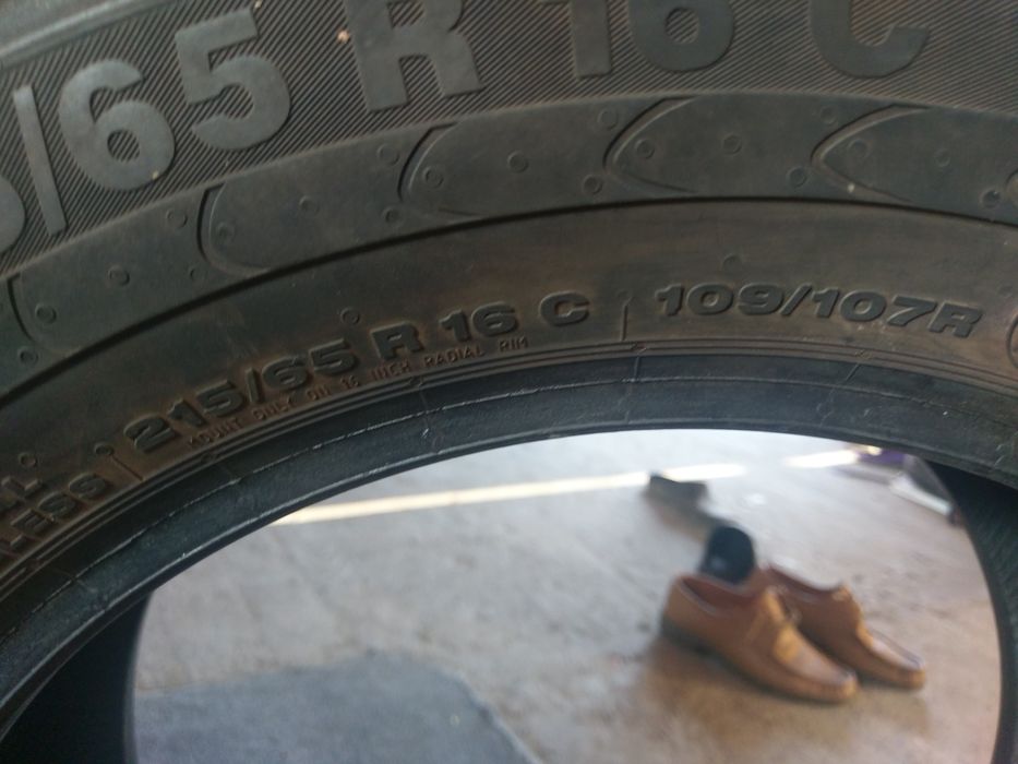 2бр. гуми за бус