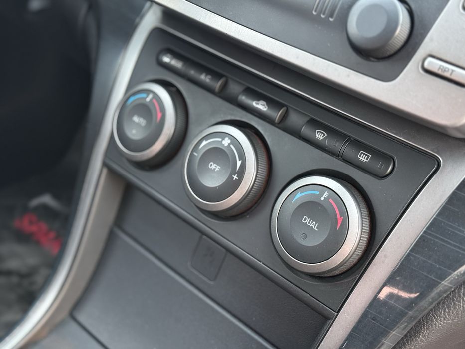 Mazda 6* 2.0D* 2009г. Ръчка* Топ Състояние* Сервизна* 212.000 КМ