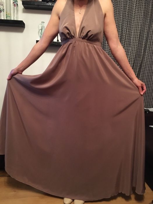 Vand rochie lunga de ocazie