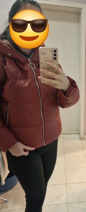 Късо пухено яке с качулка