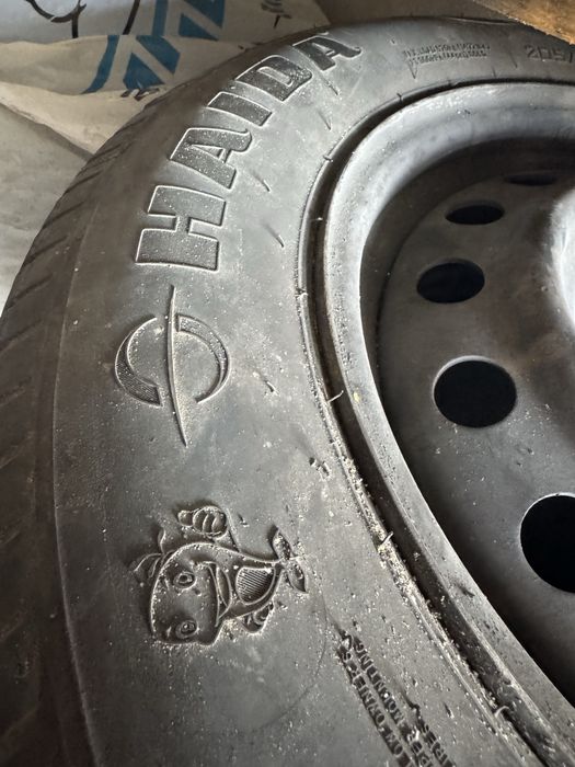 Продам шины с диском