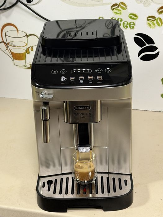 Кафемашина кафе автомат delonghi magnifica evo с гаранция
