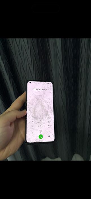 Vand oneplus 9 pro  pentru piese