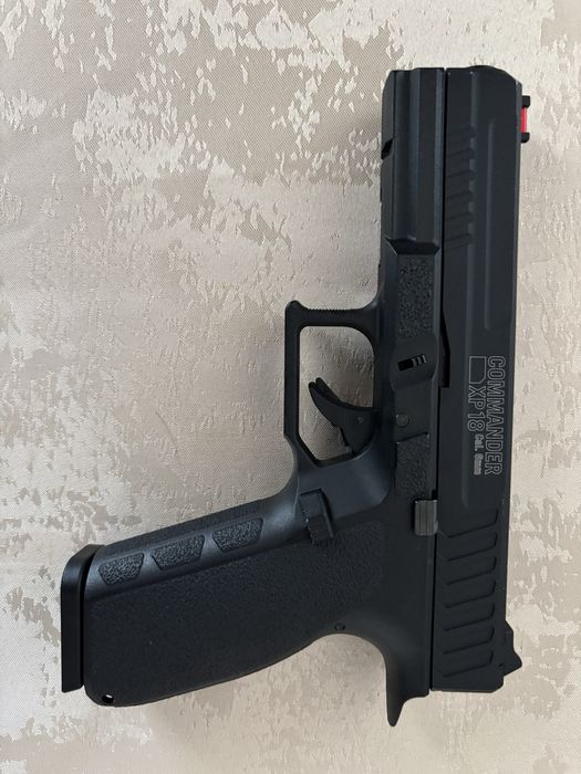 Pistol Airsoft XP 18 Commander