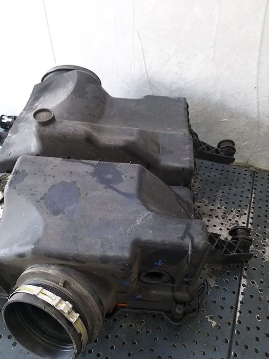 Carcasa filtru aer 2.3 hdi iveco daily 2019 5801353825 5801353826