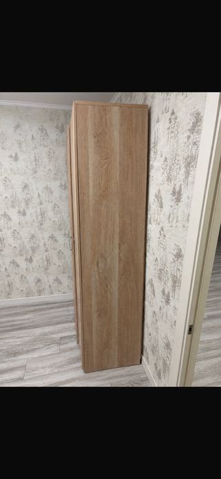 Продам шкаф в комнату и стол