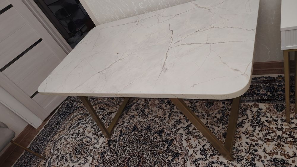 Продам стол 1.5*90