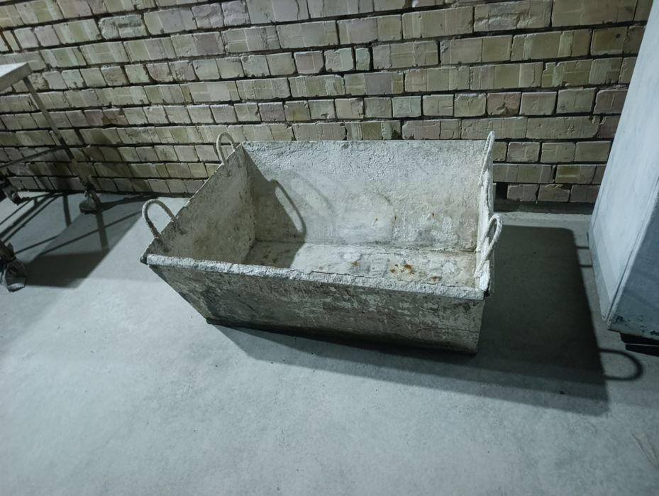 Badiya va Temir shkaf