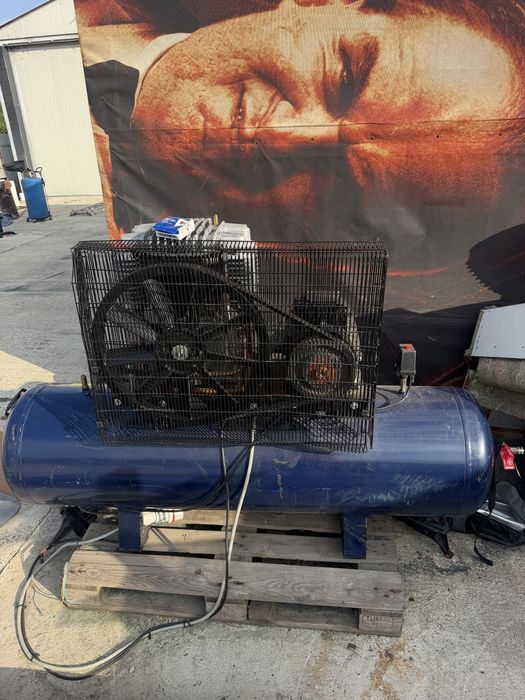 Compresor aer Air-Main 270/272L, 7.5 kW (10 CP), trifazic, 10 bari by Fiac