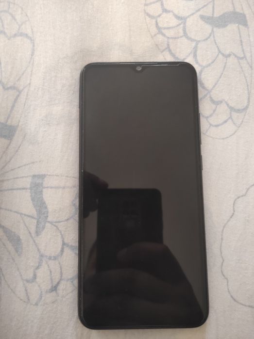 Redmi 9c rangi qora baxtga sotiladi 4/128 xotira