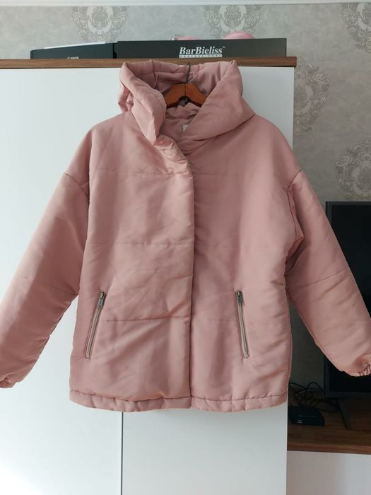 Продам новые  куртки для девочек