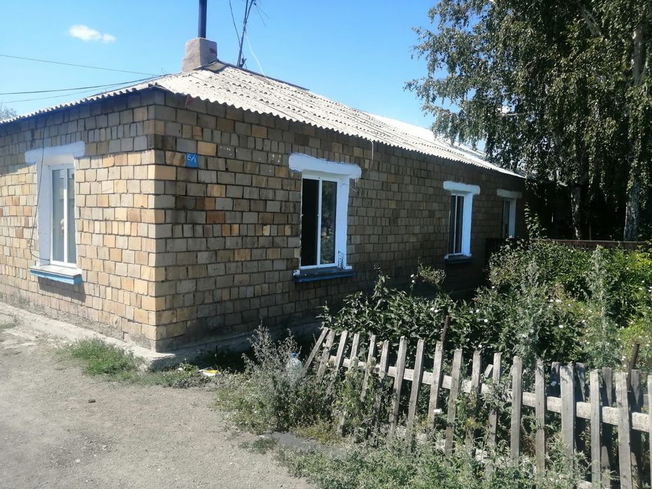 Продам дом в Нуринске