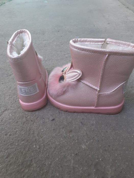 Продам зимние новые сапожки