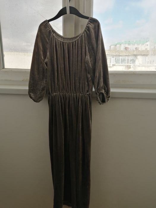 Продается платье бархатное