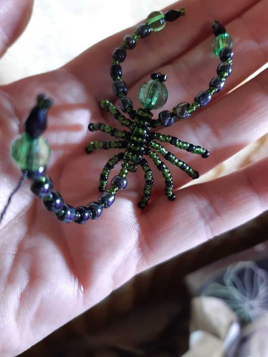 Скорпионы из бисера
