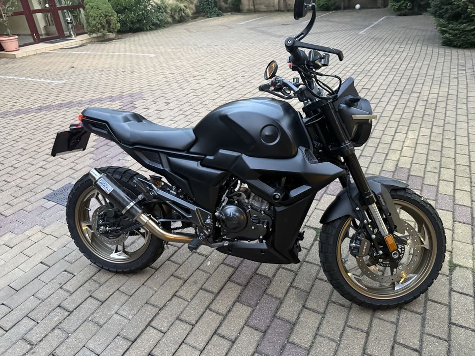 Motocicleta Zontes 125