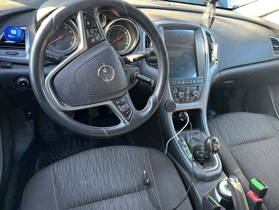 Opel Astra J 2013 1.6 GPL