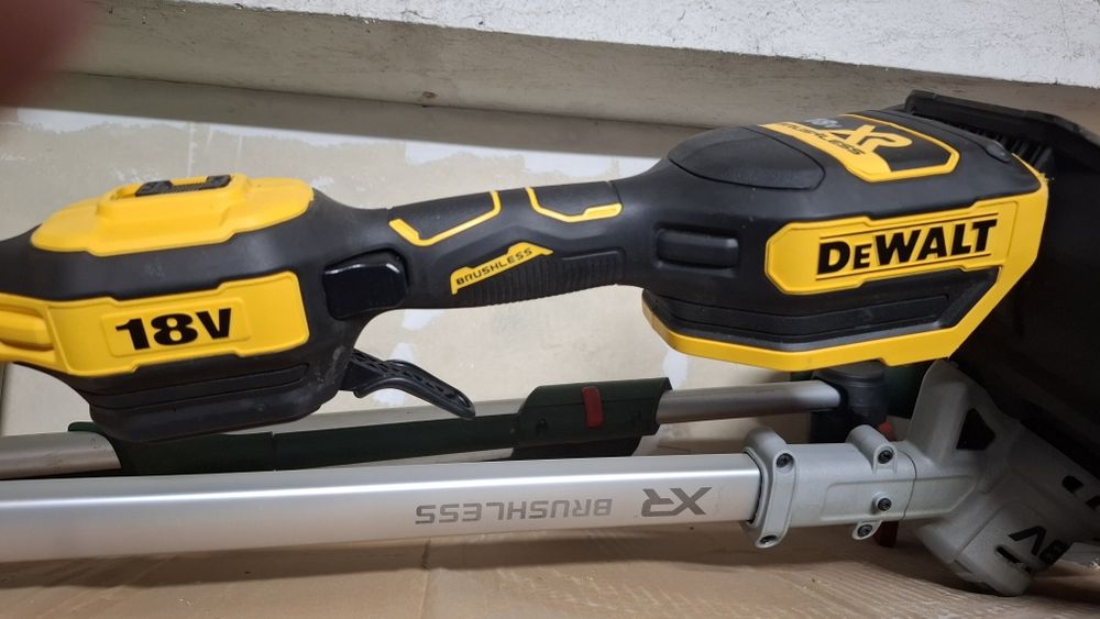 Акумулаторен Тример DEWALT
