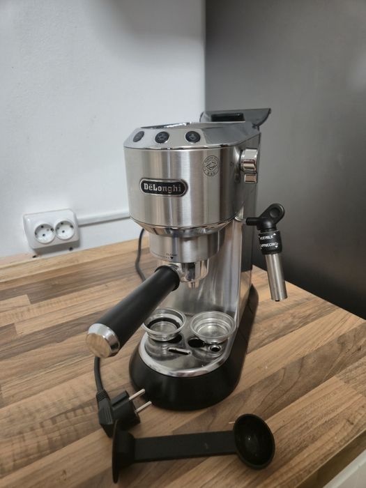 Espressor DeLonghi Dedica EC685 Inox – Stare foarte bună, complet echipat