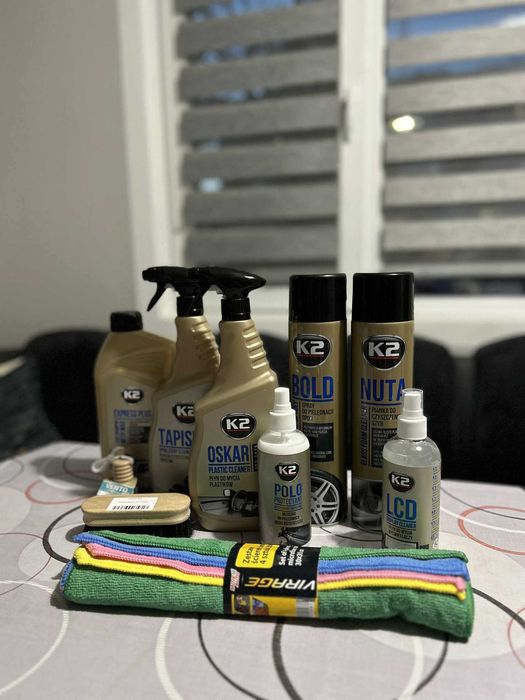 комплект препарати за почистване на кола