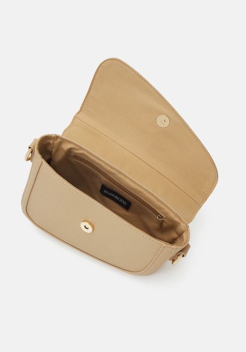 Geanta crem de mână