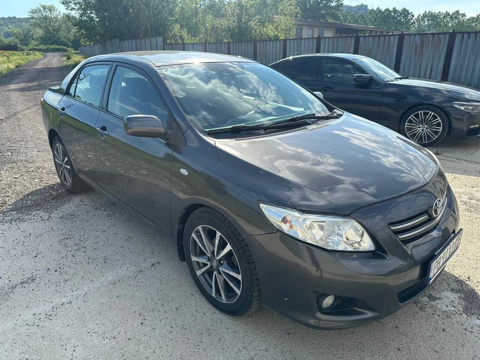 Toyota Corolla 1.4 D-4D 90кс 2009.г Обслужена работещ климатик нови гуми !