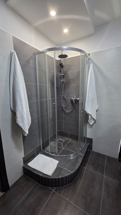 Inchiriez apartament 2 cam Coresi Brasov