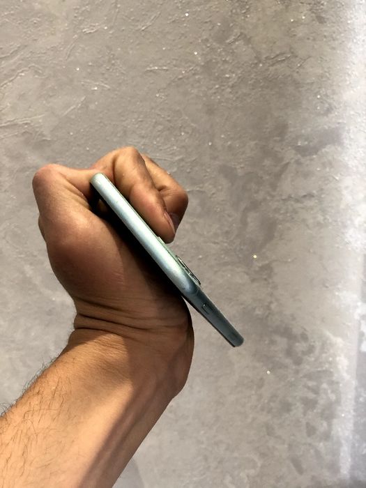 Iphone 11           .