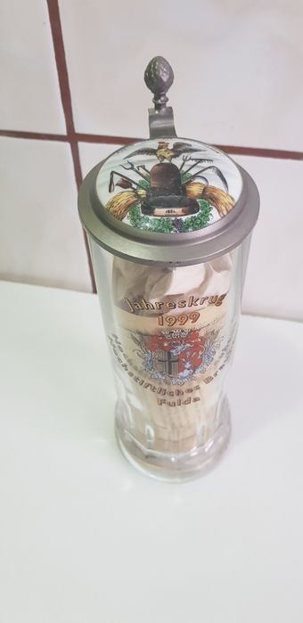 Halbă de bere germană cu capac