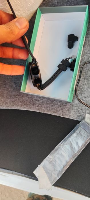 Smart watch airports naushnikli