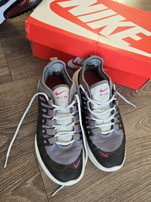 Дамски спортни маратонки