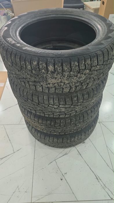 Продам шины в 215/60R17