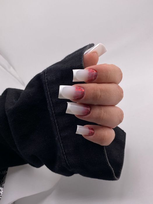 Manichiura cu gel și oja semi