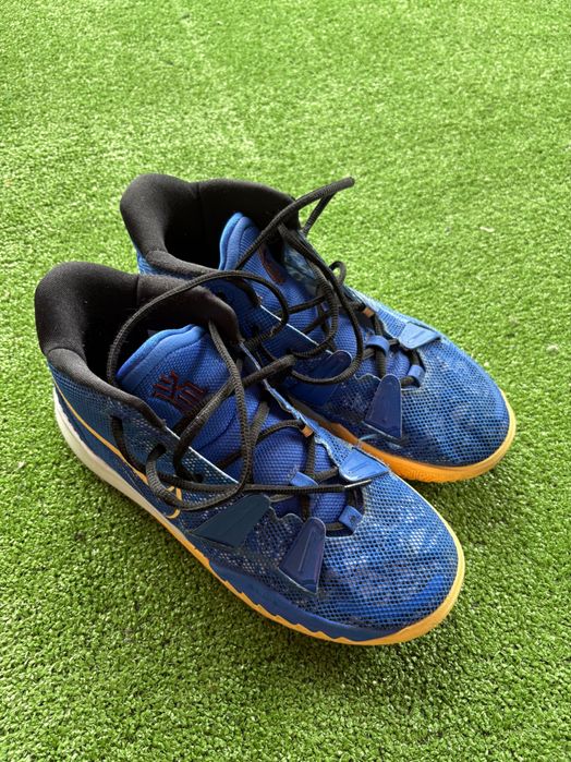 Баскетболни кецове