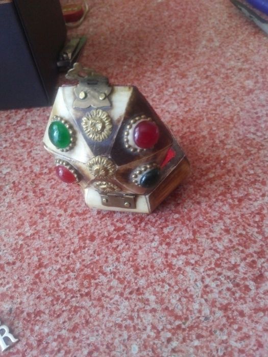 Caseta os + initiala R argint