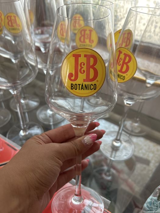 Дълги чаши за коктейл и вино