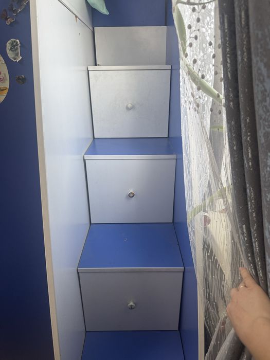Продам двухъярусную кровать.