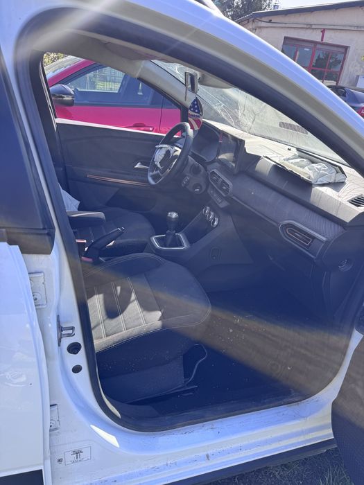 Dacia Sandero Stepway 2022 avariat 1.0 benzina TCE 90 TVA deductibil inclus